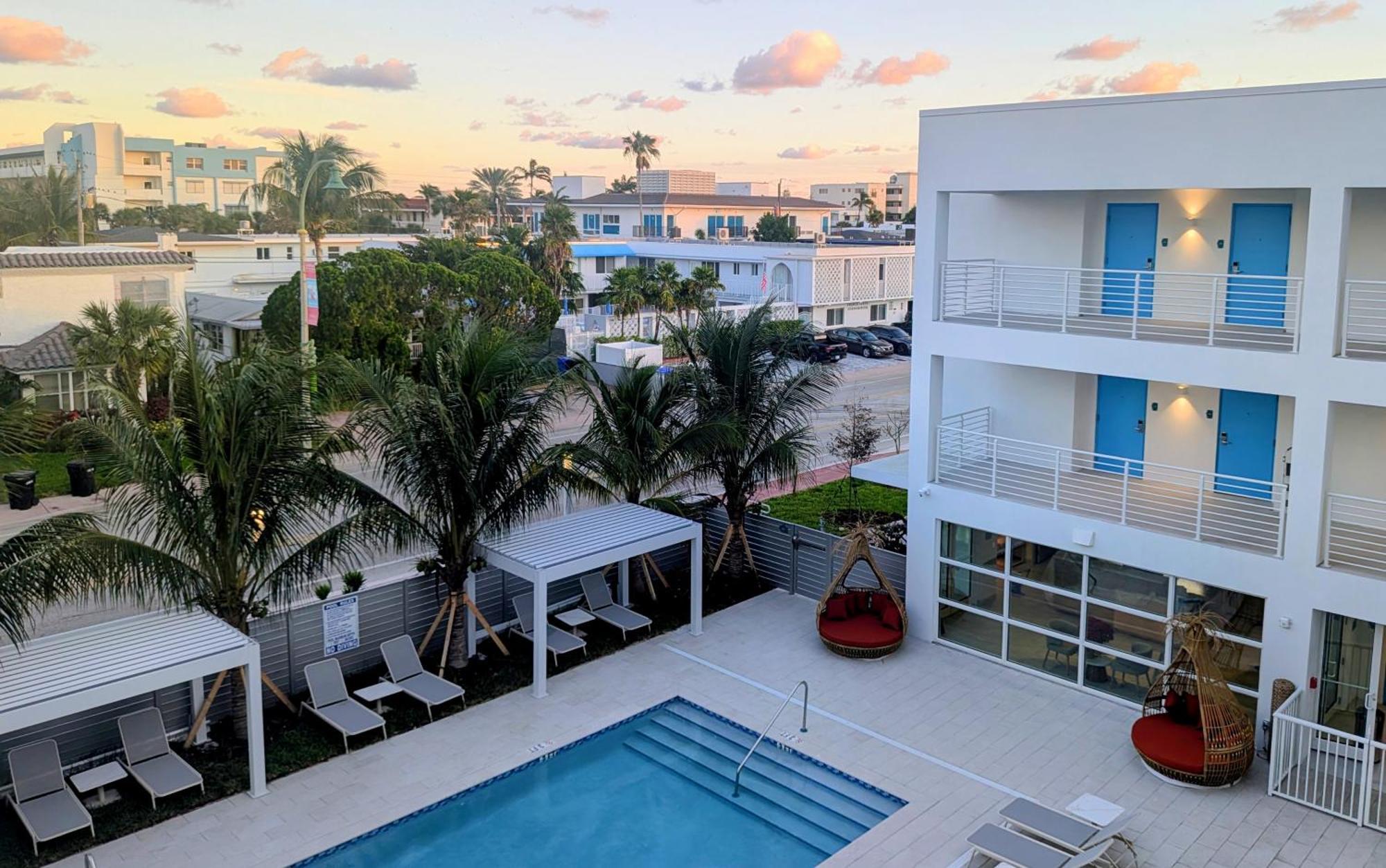 Sea Glass Beach Place, Trademark Collection By Wyndham Lauderdale-by-the-Sea Exterior photo
